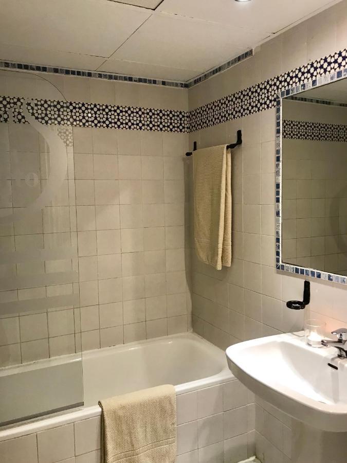 마르베야 Large And Elegant In Puerto Banus With Pools And Paddle 아파트 외부 사진